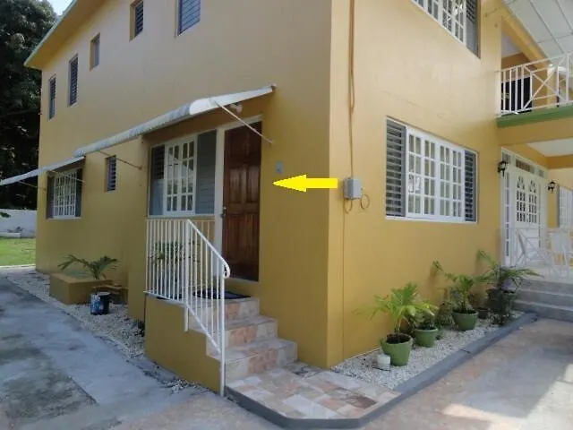 Access, 1 Bed 1 Bath In Coral Garden