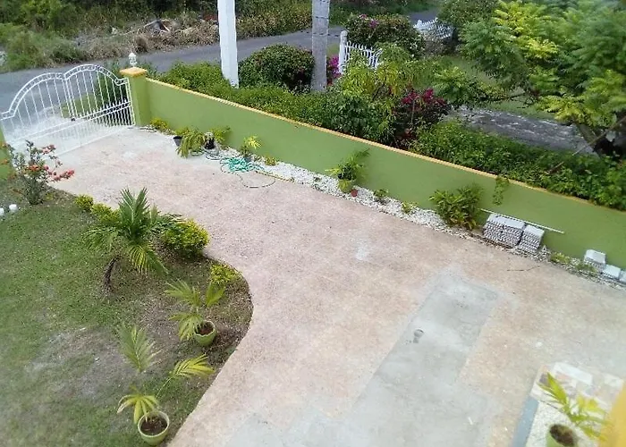 Apartment Access, 1 Bed 1 Bath In Coral Garden